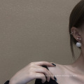 Shangjie Oem aretes para mujeres нечеткие пушистые геометрические серьги Красные зимние модные серьги.